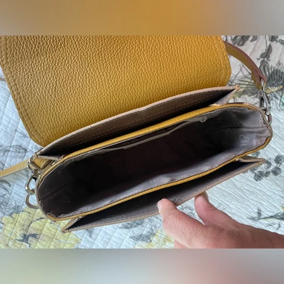 Mara’s Cross body bag in mustard /yellow leather - Picture 14 of 14